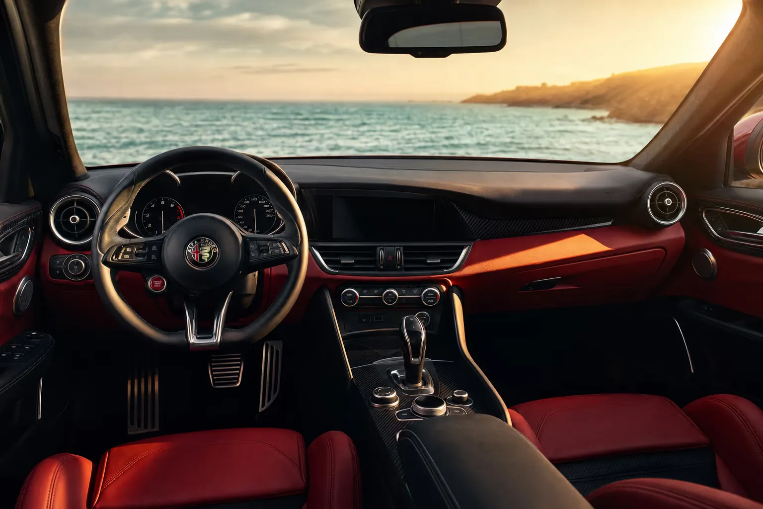 Interni di Alfa Romeo Giulia Quadrifoglio – noleggio in Sardegna