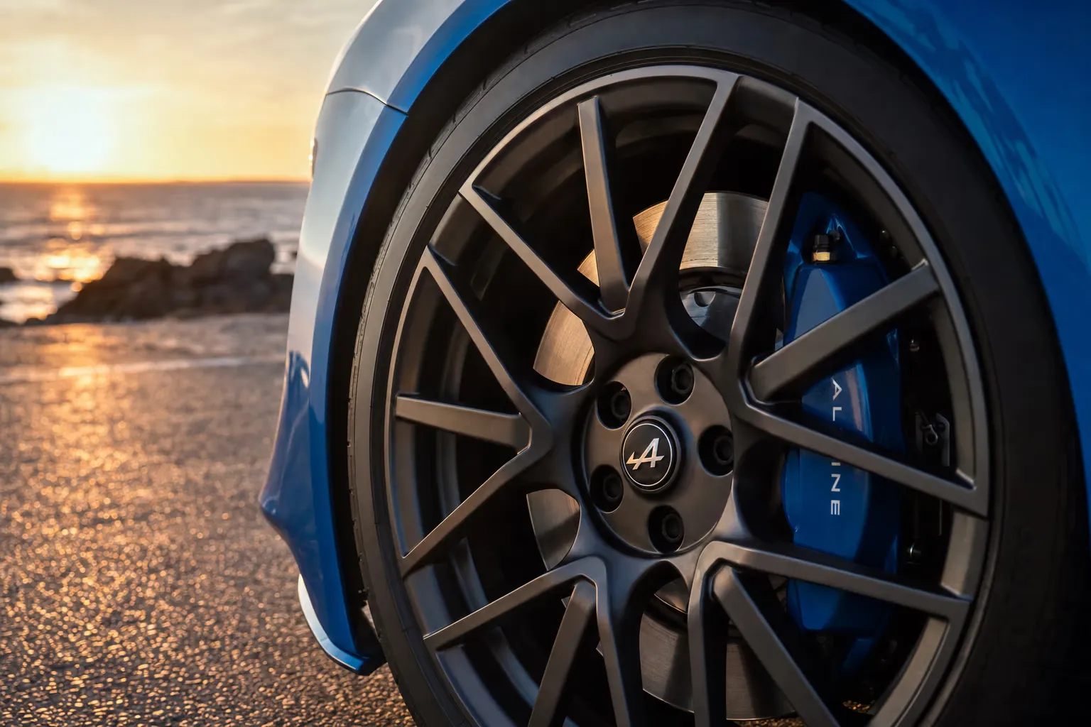 Dettaglio cerchio e pinza freno della Alpine A110 S