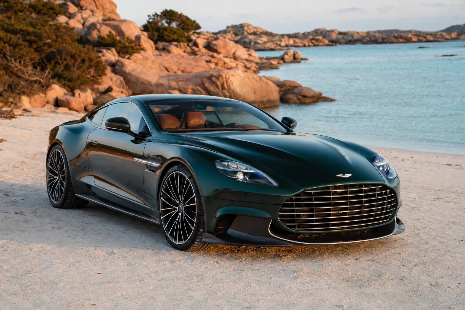 Noleggio Aston Martin Vanquish in Sardegna – LSM Car Luxury