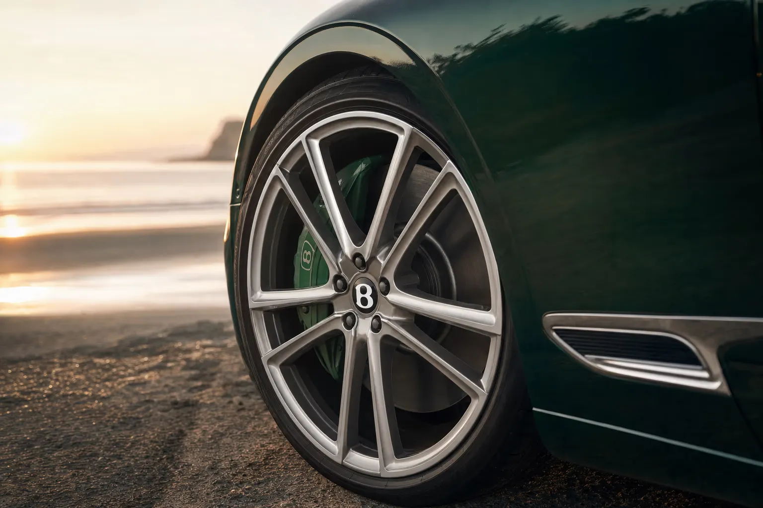 Wheel and brake caliper detail of the Bentley Continental GT