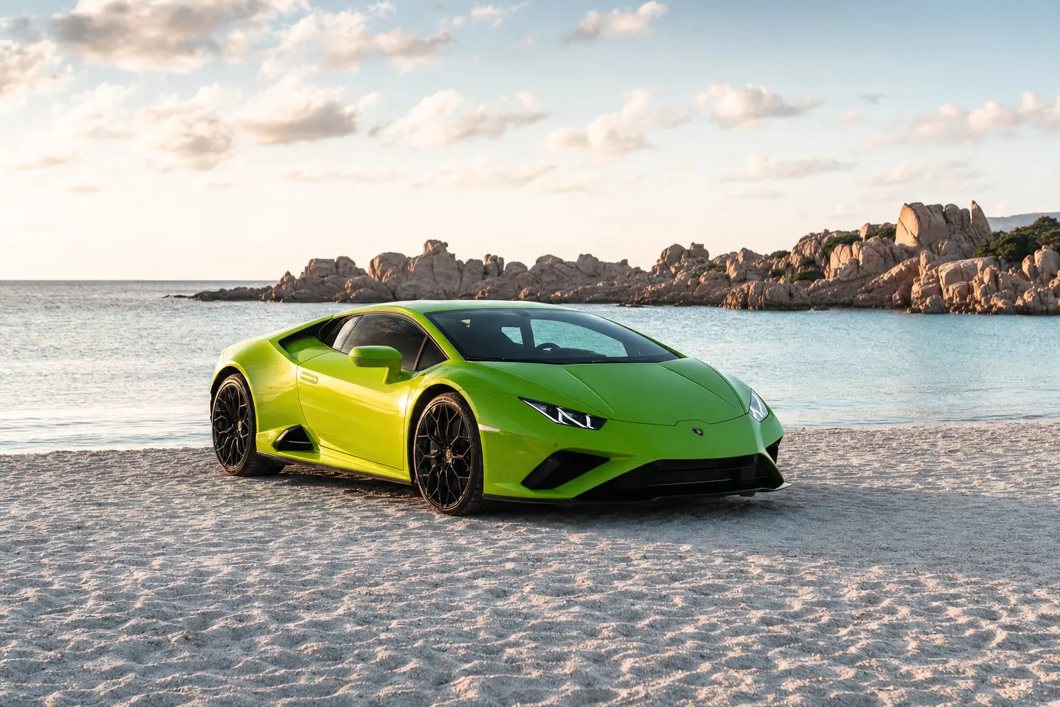 Rent a Lamborghini Huracán in Sardinia – LSM Car Luxury