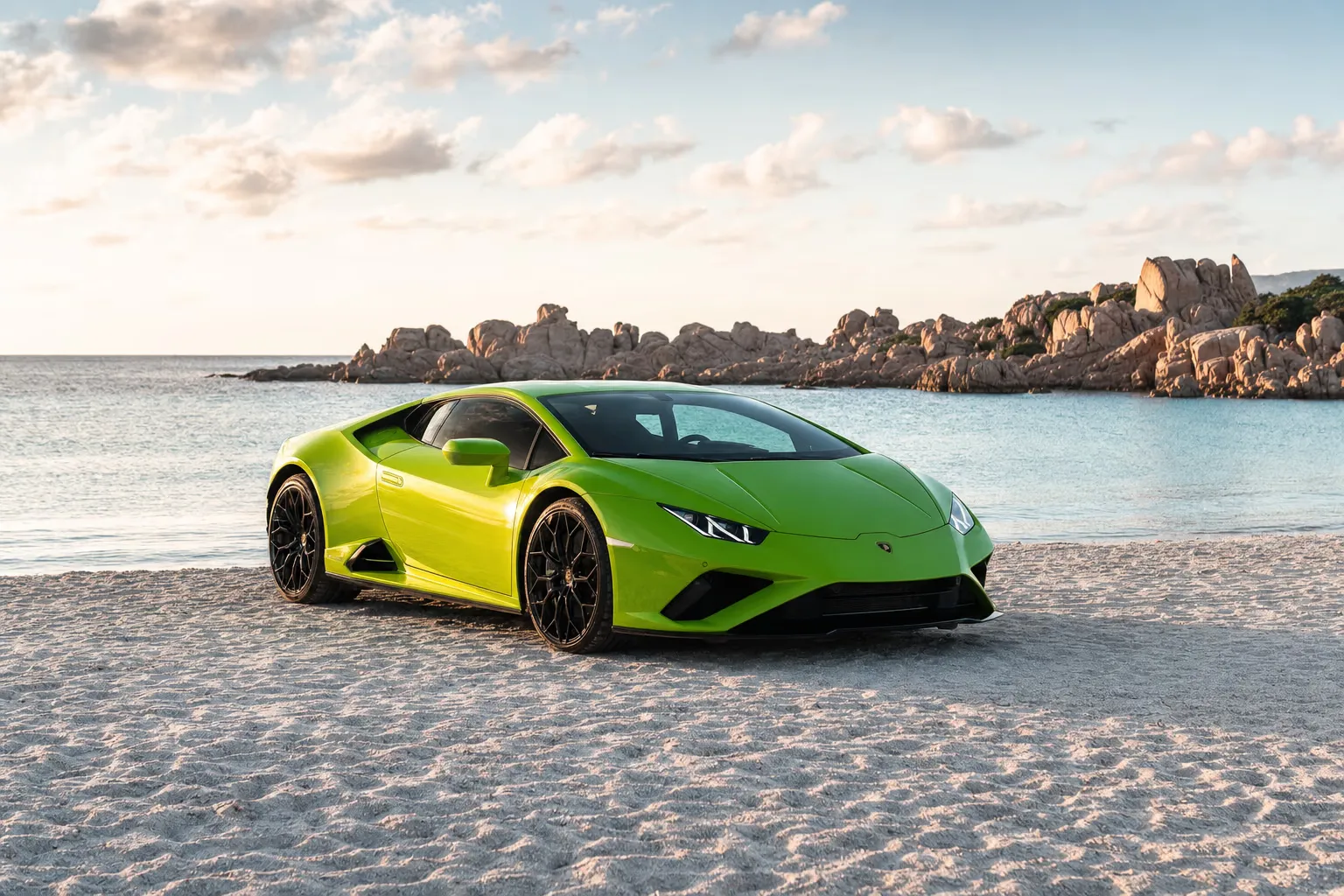 Rent a Lamborghini Huracán in Sardinia – LSM Car Luxury