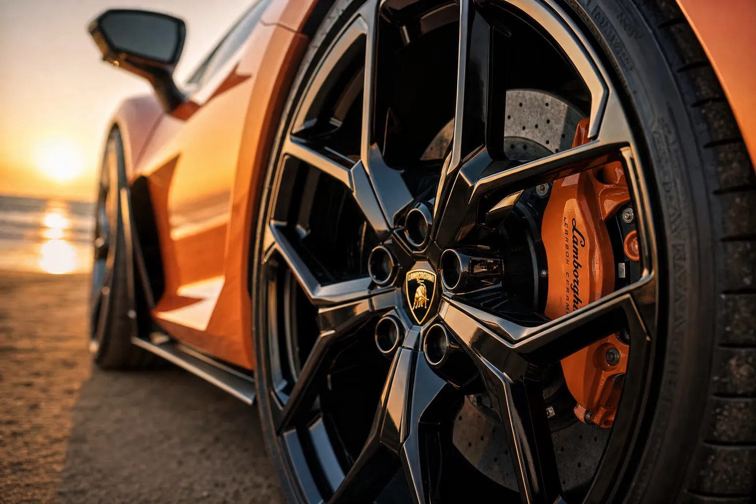 Dettaglio cerchio e pinza freno della Lamborghini Revuelto