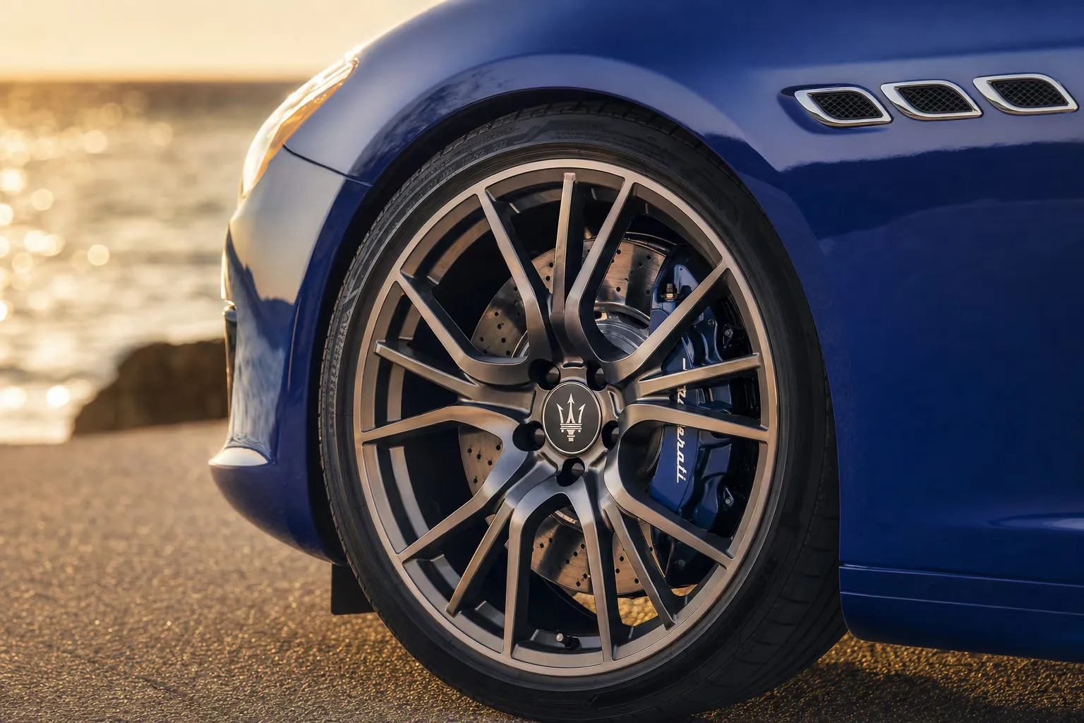 Wheel and brake caliper detail of the Maserati Quattroporte Trofeo