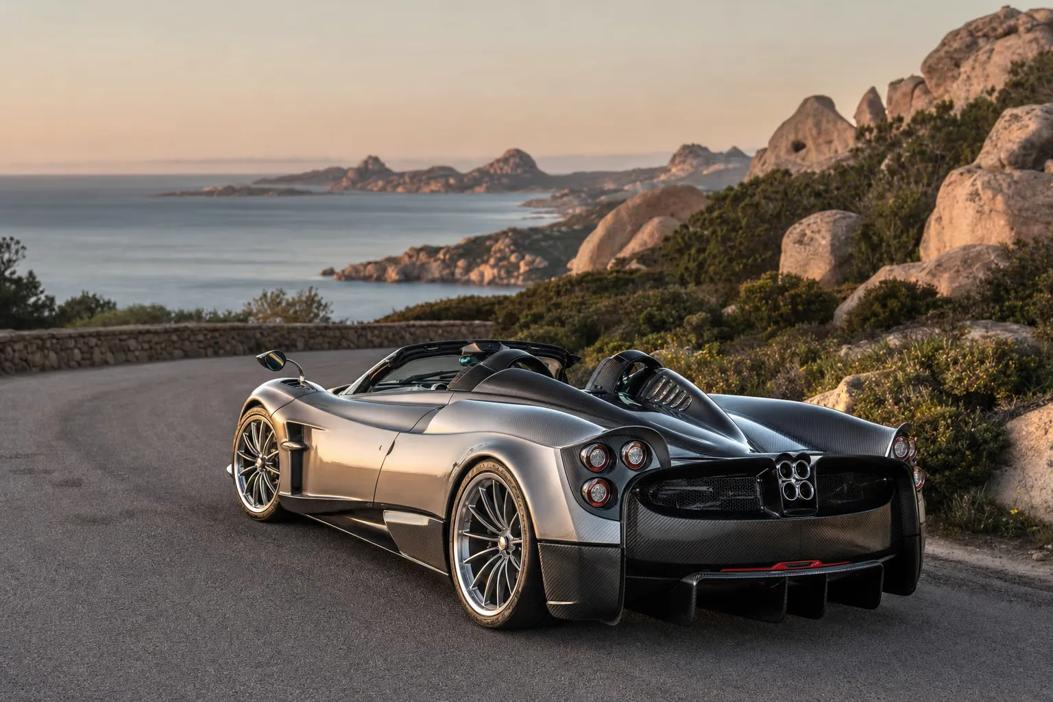 Pagani Huayra Roadster su strada costiera in Sardegna