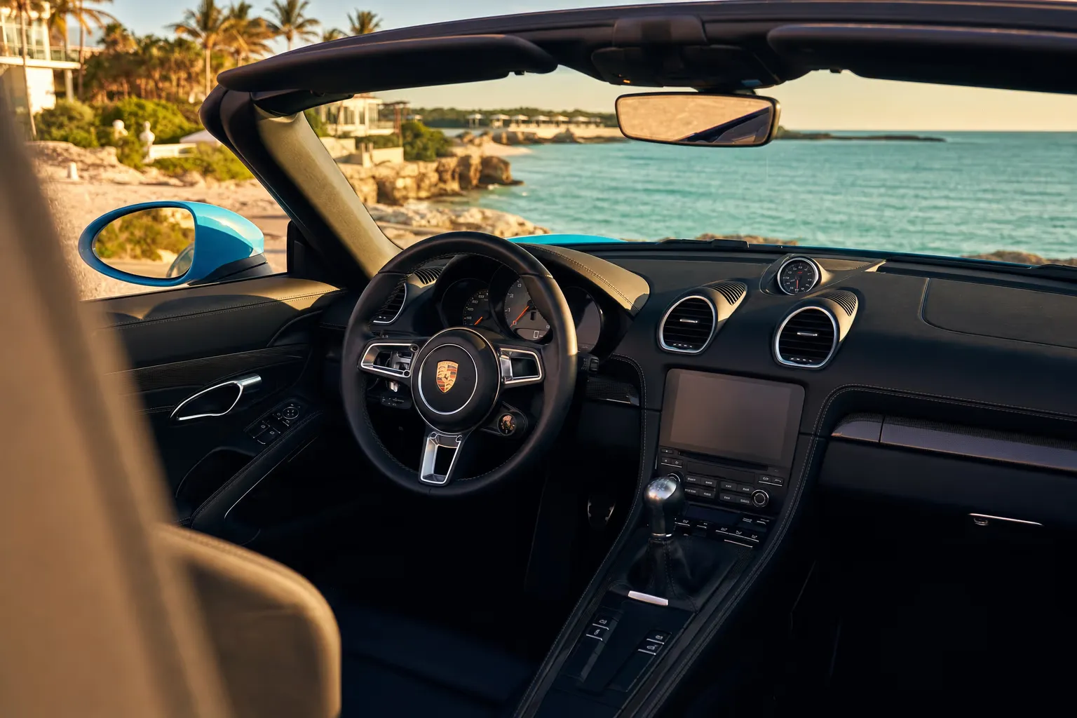 Interni di Porsche 718 Boxster – noleggio in Sardegna