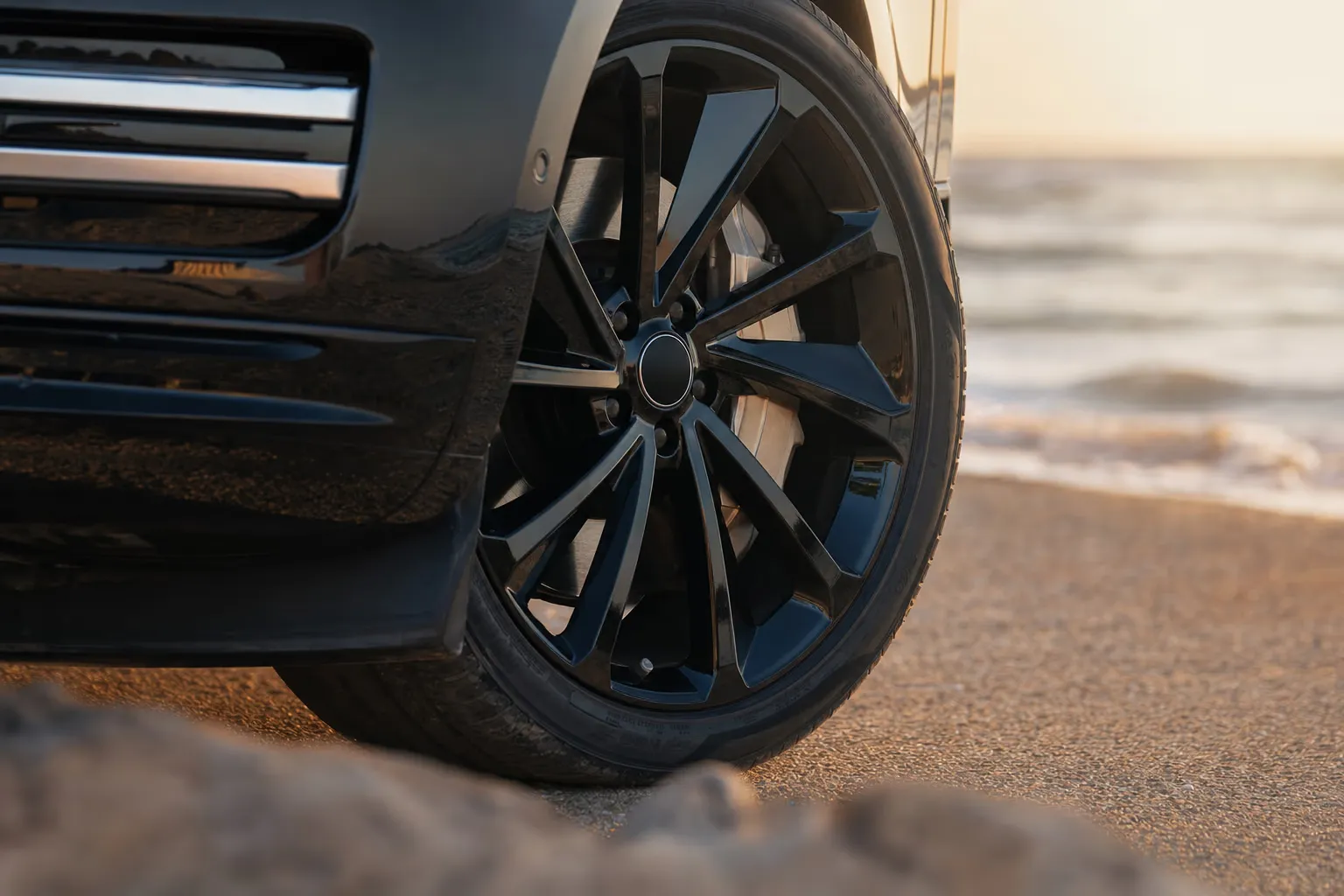 Wheel and brake caliper detail of the Range Rover Range Rover